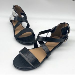 Journee Collection
Women's Lanelle Sandal in faux leather black size 8